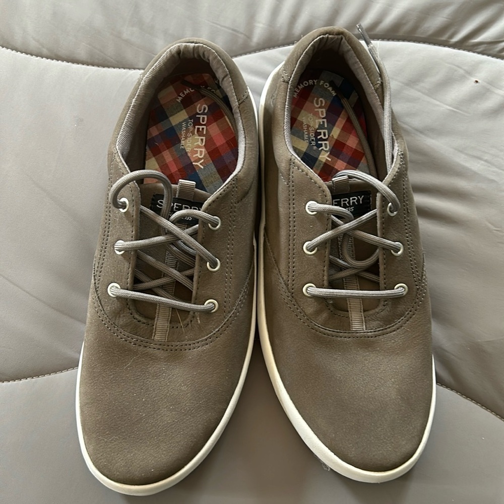 Brand new big boy sperrys size 6 never worn